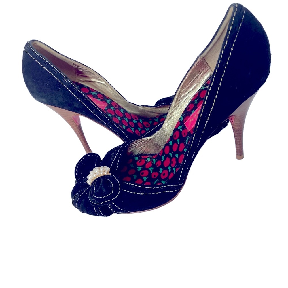 Betsey Johnson Peep Toe Pearl Heels Sz 9.5